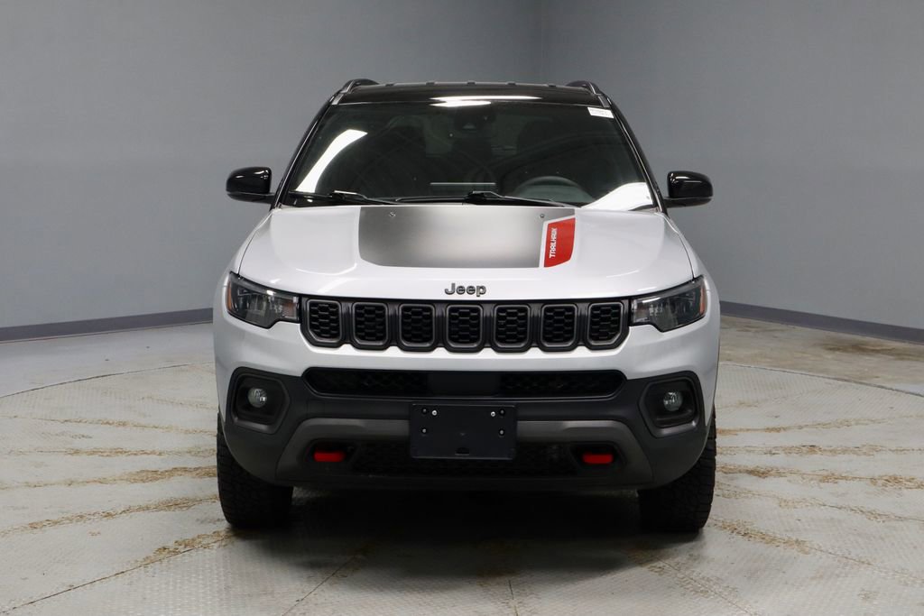 Used 2025 Jeep Compass Trailhawk AWD/4WD image 6