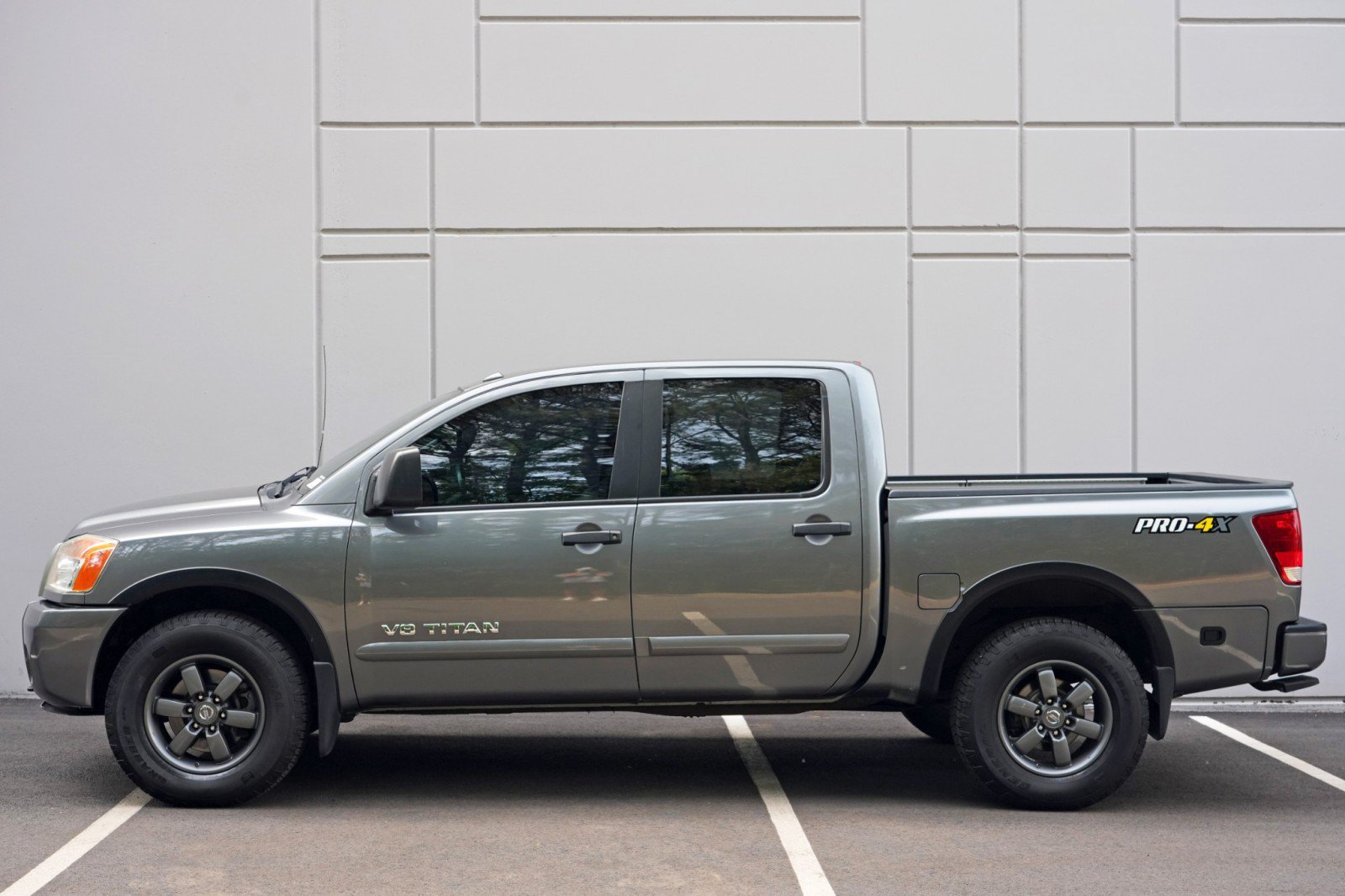 Used 2015 Nissan Titan PRO-4X AWD/4WD image 44