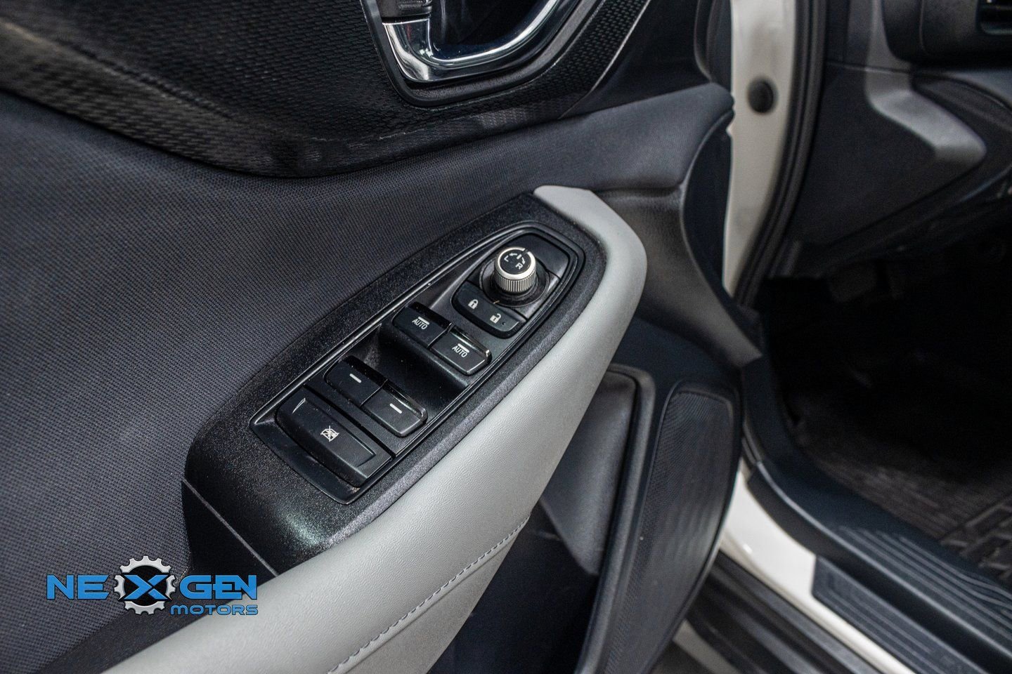 Used 2024 Subaru Outback Premium image 11