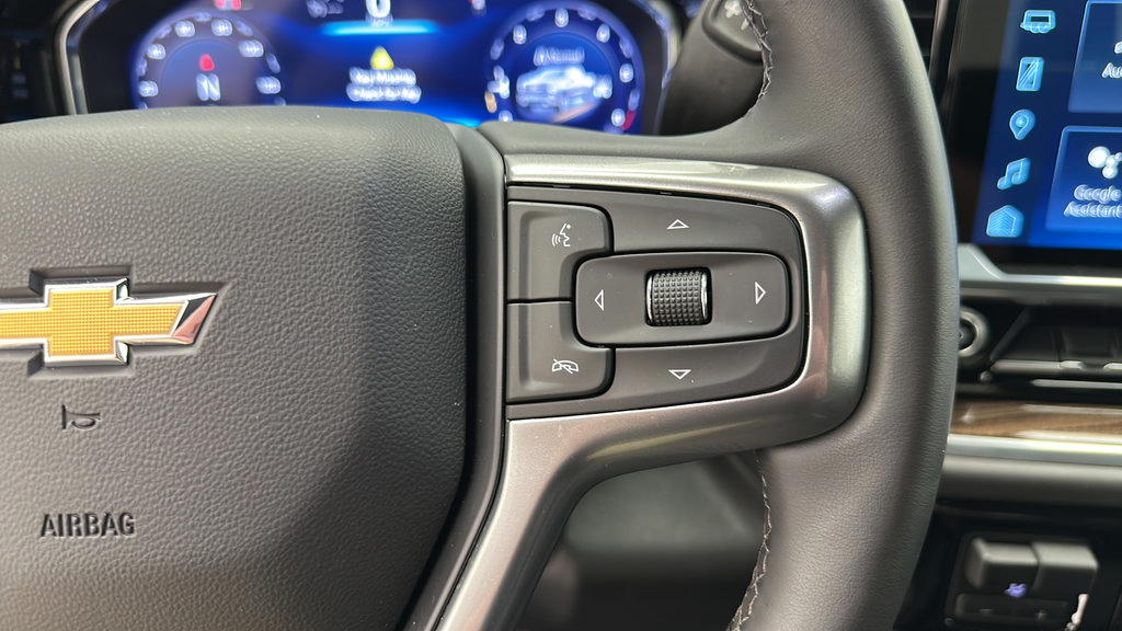 Used 2025 Chevrolet Silverado 1500 LT AWD/4WD image 21