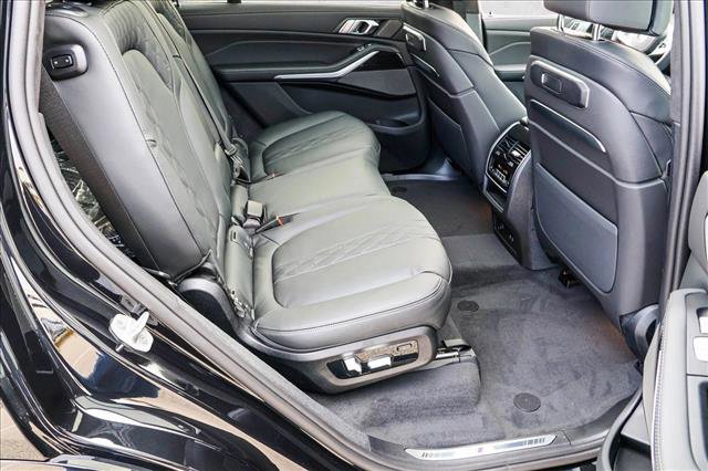 Used 2025 BMW X7 M60i AWD/4WD image 26