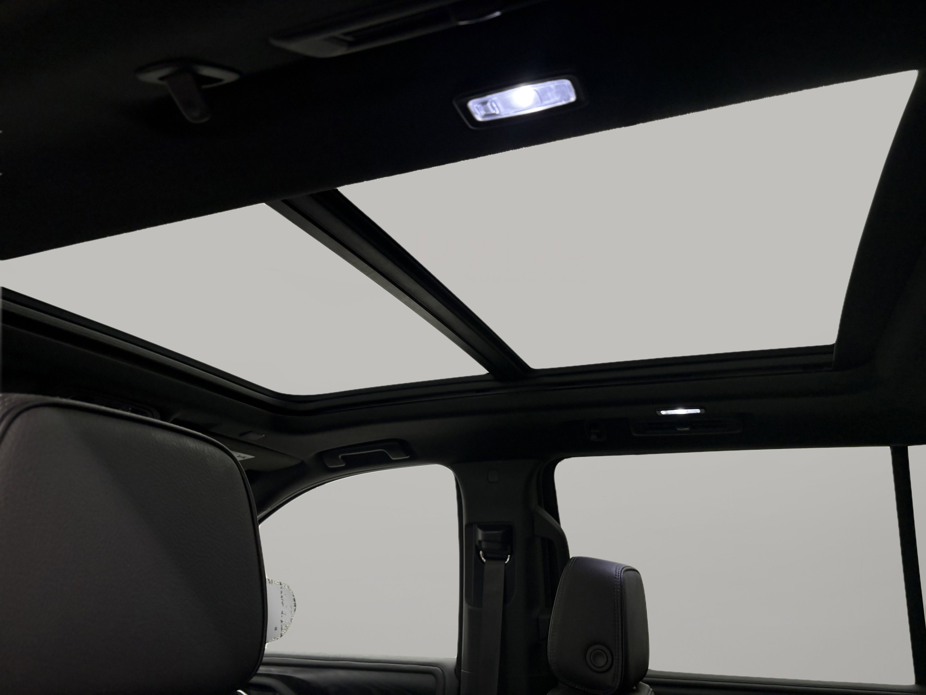 Used 2021 GMC Yukon XL Denali w/ Denali Premium Package image 15