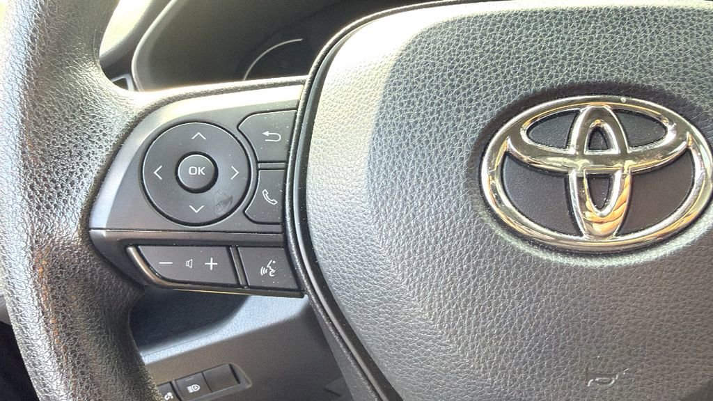 Used 2023 Toyota RAV4 LE FWD image 7