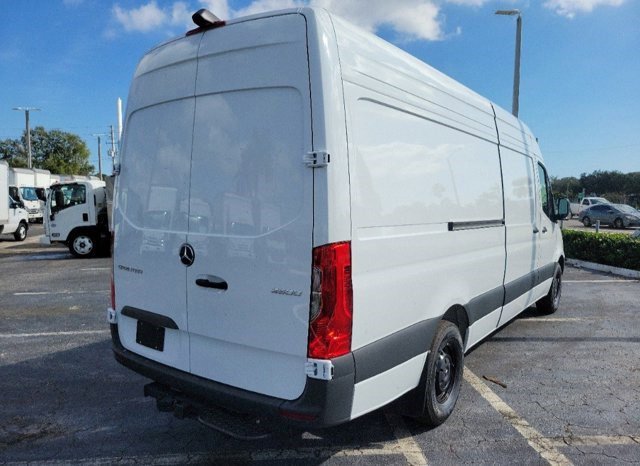 Used 2025 Mercedes-Benz Sprinter 2500 image 4