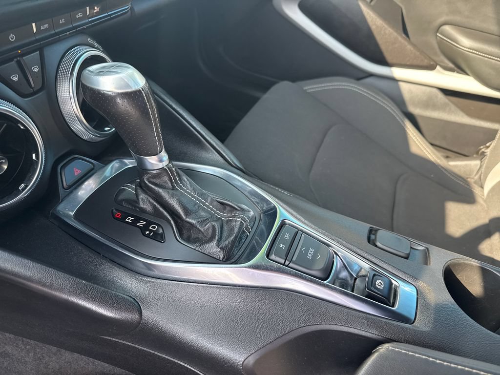 Used 2021 Chevrolet Camaro LT RWD image 26