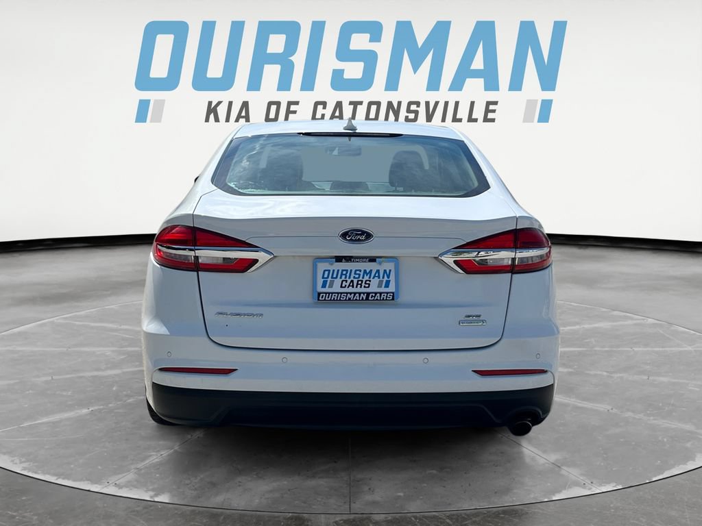 Used 2019 Ford Fusion SE FWD image 5