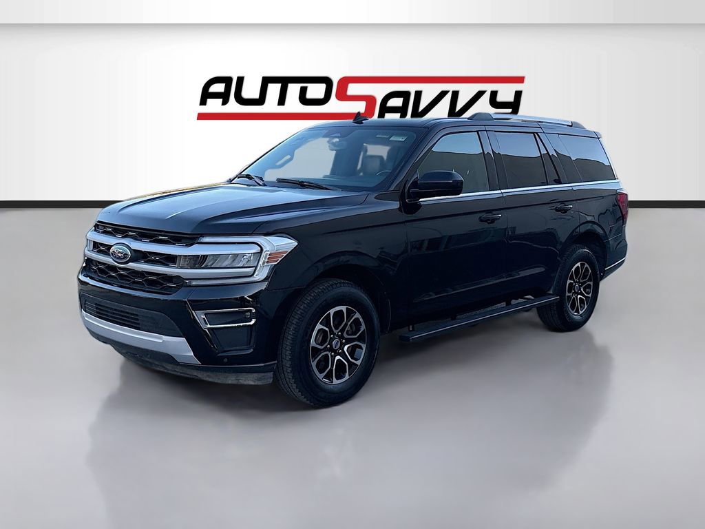 Used 2023 Ford Expedition Limited image 3
