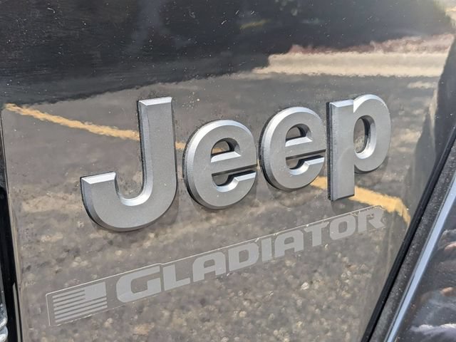 Used 2023 Jeep Gladiator Sport AWD/4WD image 9