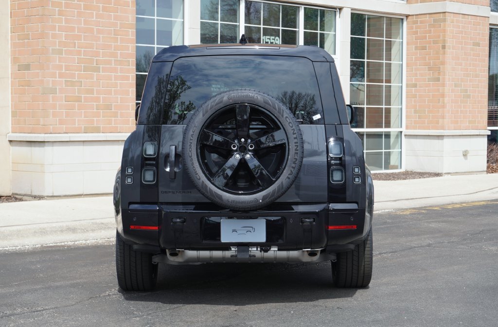 Certified 2026 Land Rover Defender 130 X-Dynamic SE AWD/4WD image 5