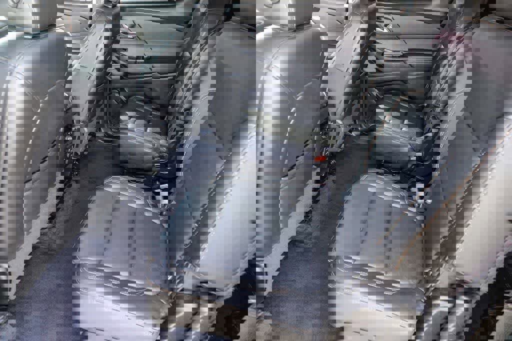 Used 2020 Chevrolet Traverse RS w/ LPO, Cargo Package image 17