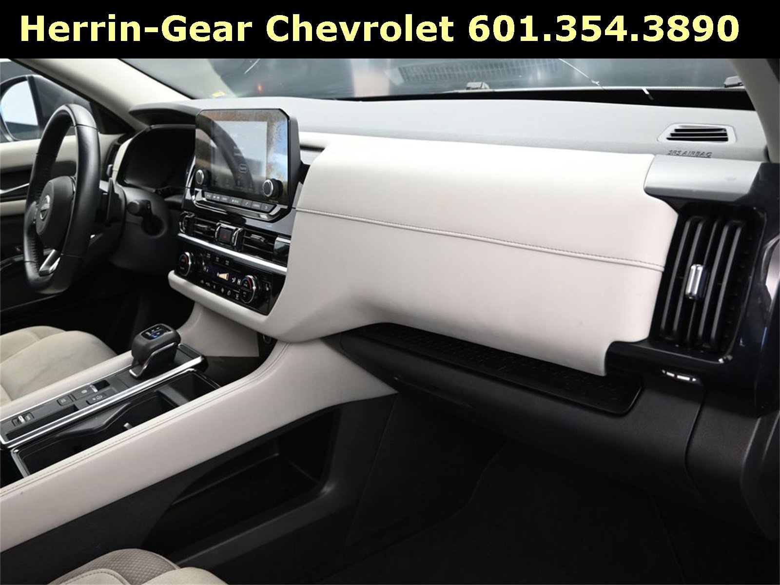 Used 2022 Nissan Pathfinder SV image 25