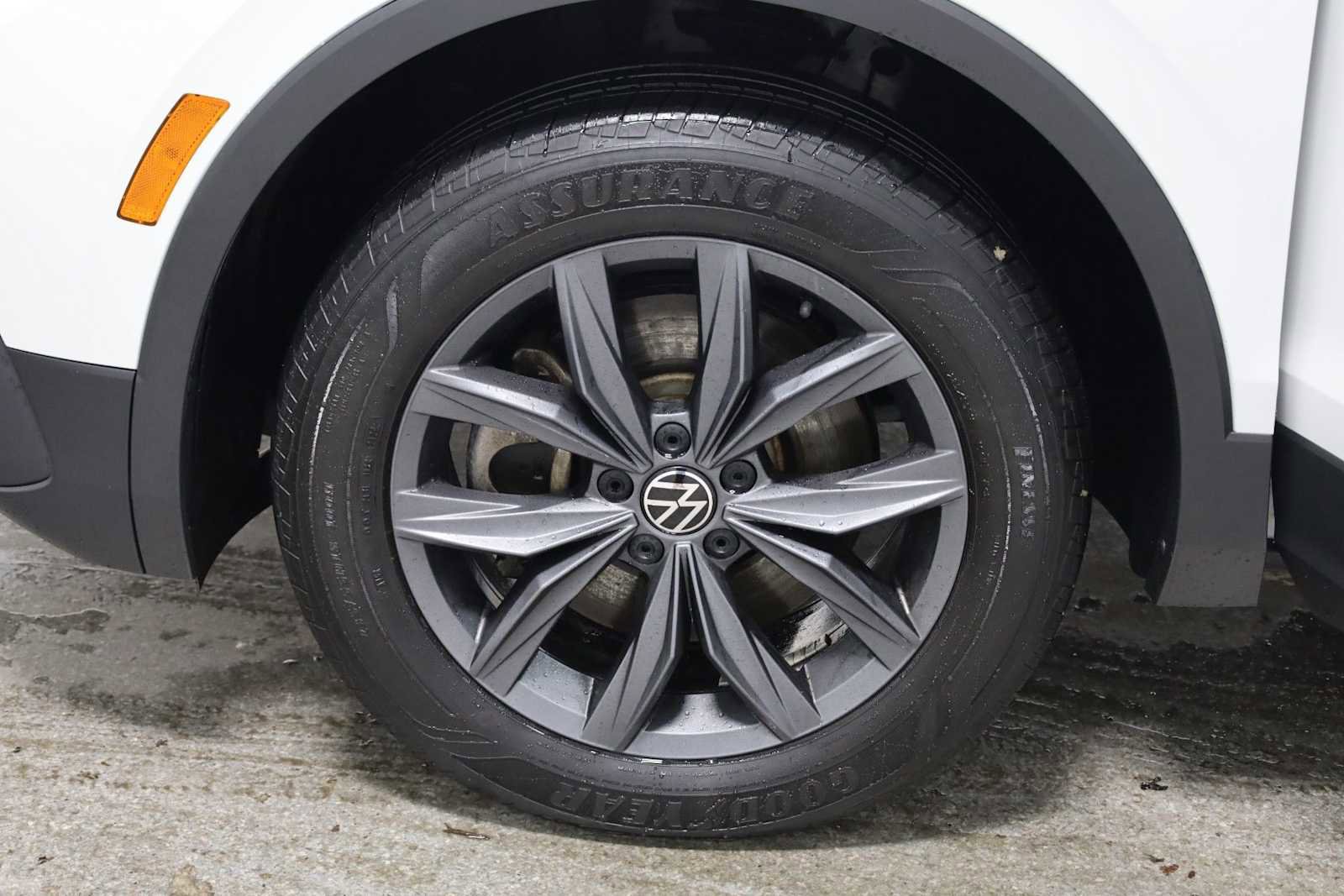 Used 2022 Volkswagen Tiguan SE image 35