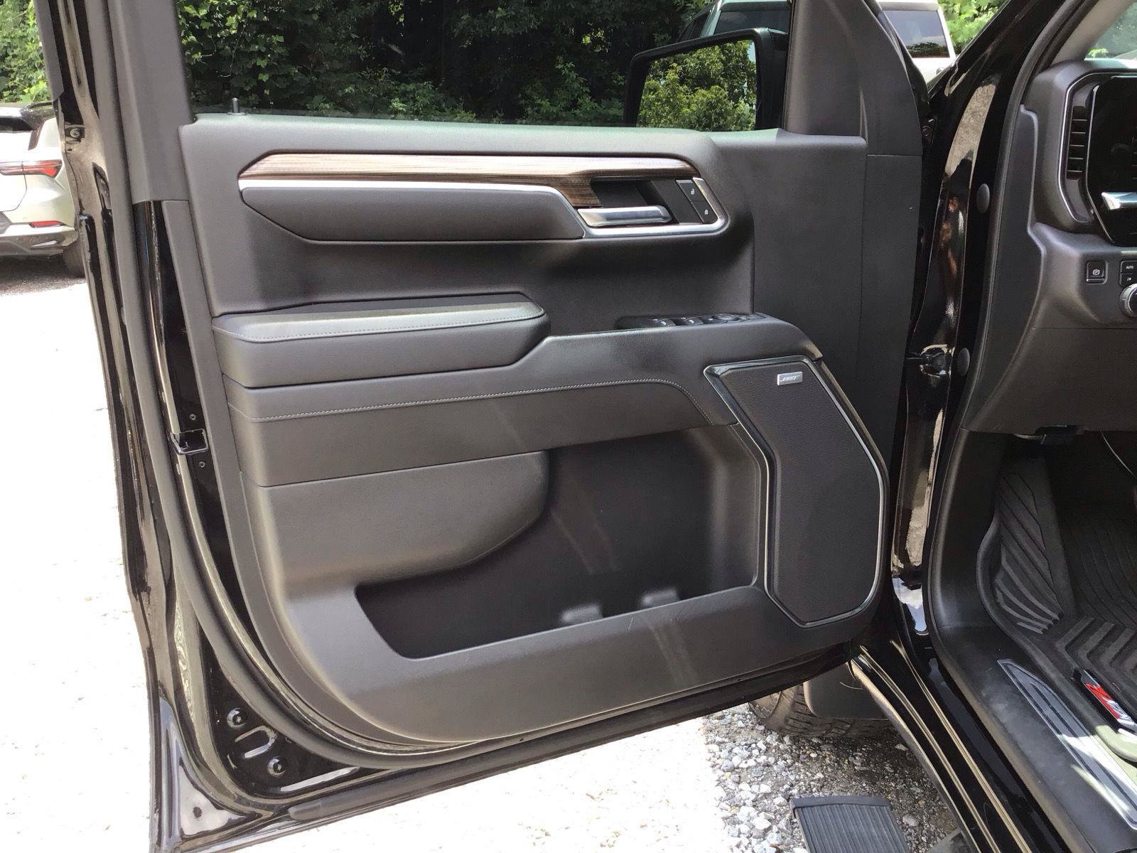 Used 2022 Chevrolet Silverado 1500 LT Trail Boss w/ LT Trail Boss Premium Package AWD/4WD image 10
