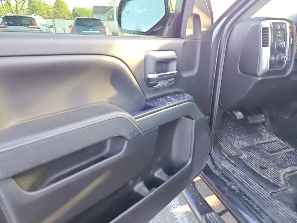 Used 2018 Chevrolet Silverado 1500 LT w/ All Star Edition image 7