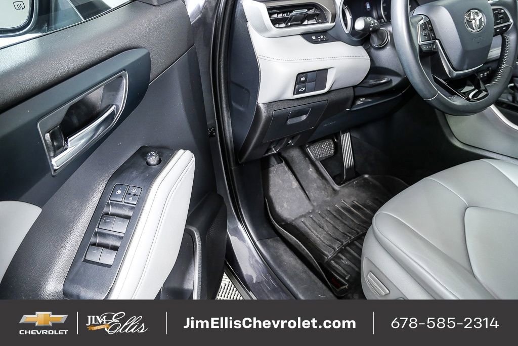 Used 2020 Toyota Highlander XLE image 7