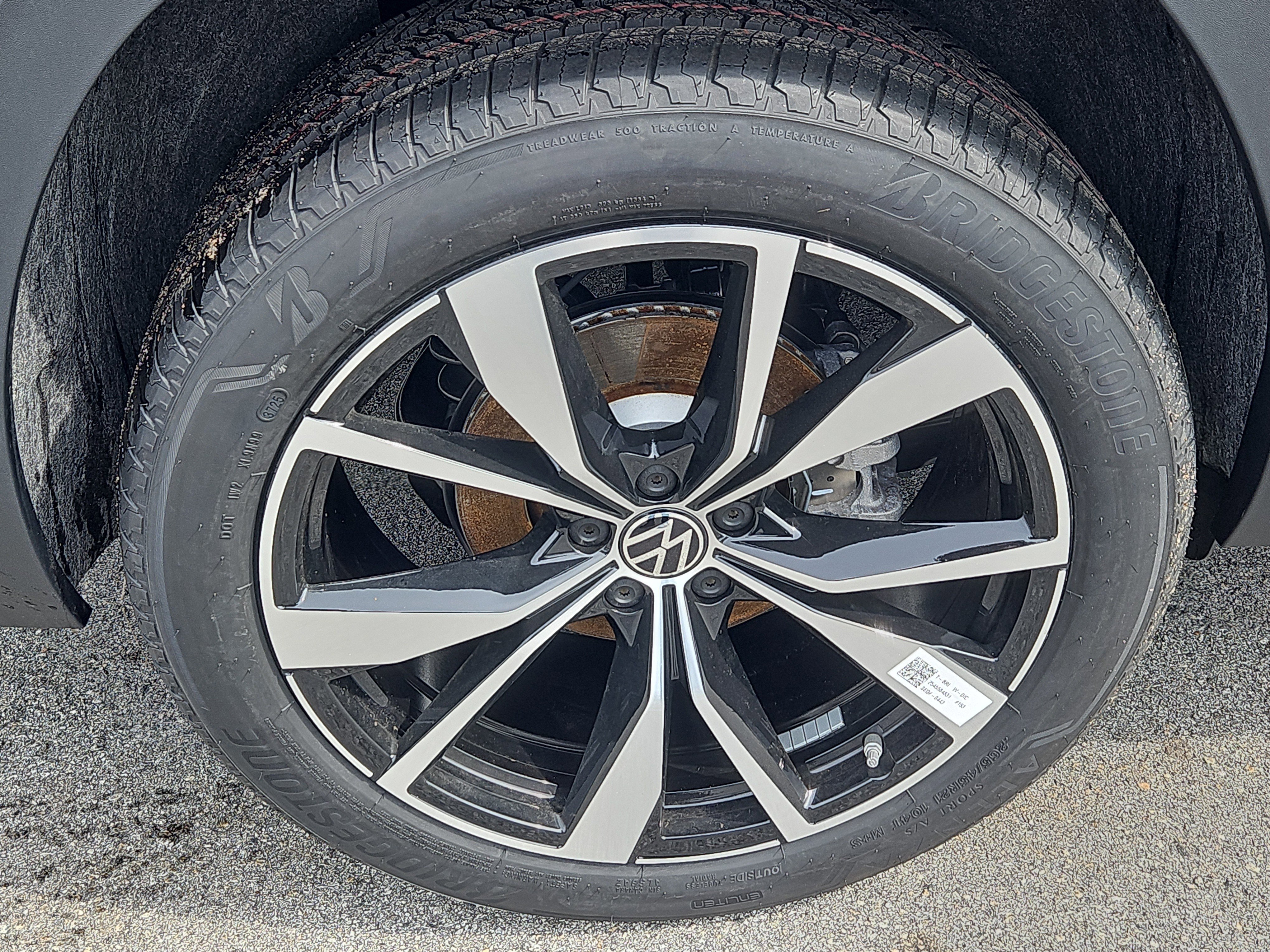 New 2026 Volkswagen Atlas SEL Premium R-Line image 3