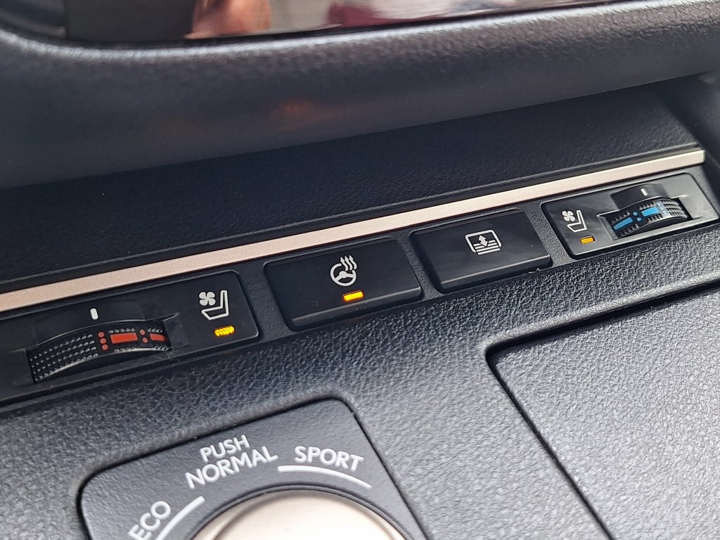 Used 2017 Lexus ES 350 w/ Luxury Package FWD image 23