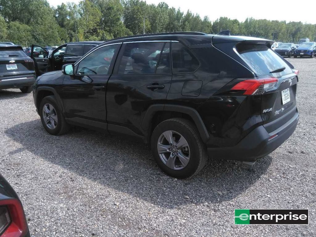 Used 2024 Toyota RAV4 XLE AWD/4WD image 7