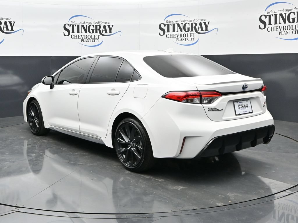 Used 2025 Toyota Corolla SE FWD image 6