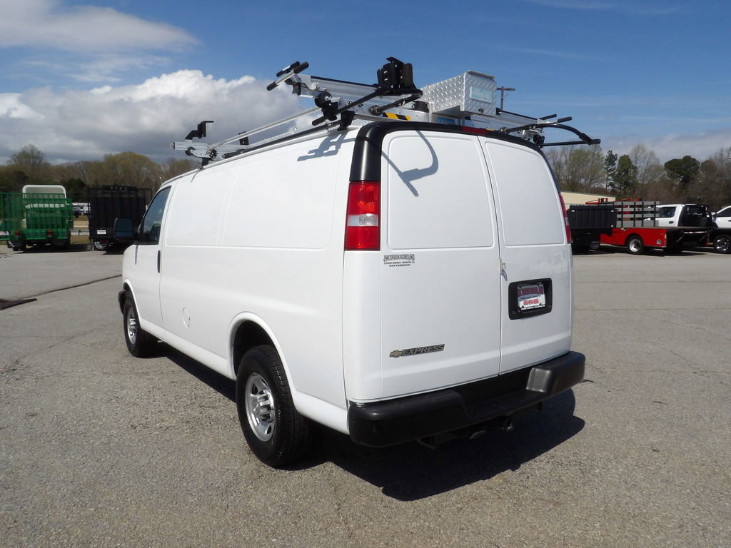 Used 2021 Chevrolet Express 3500 w/ Driver Convenience Package image 5