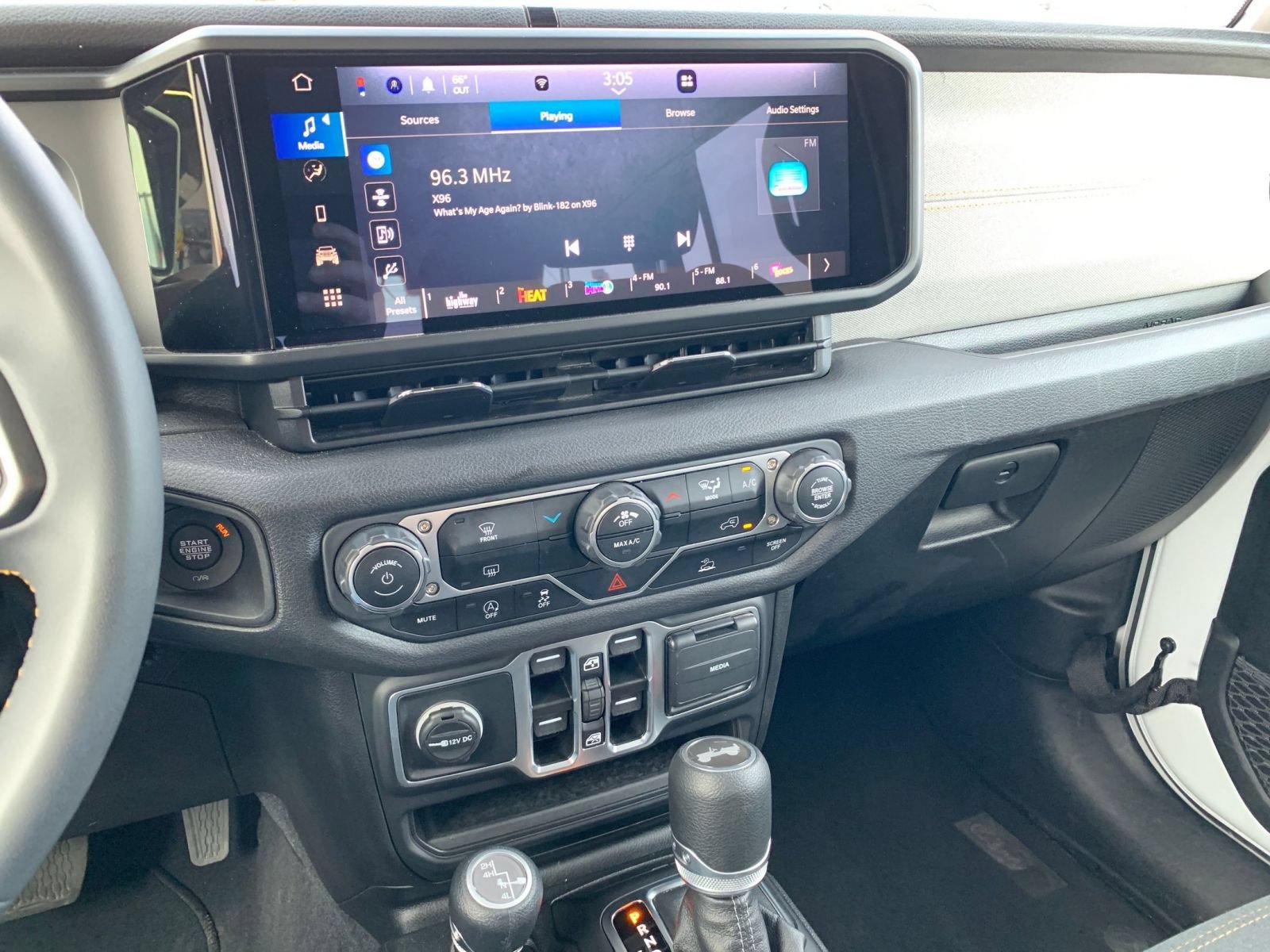 Used 2025 Jeep Wrangler Unlimited Sport AWD/4WD image 55