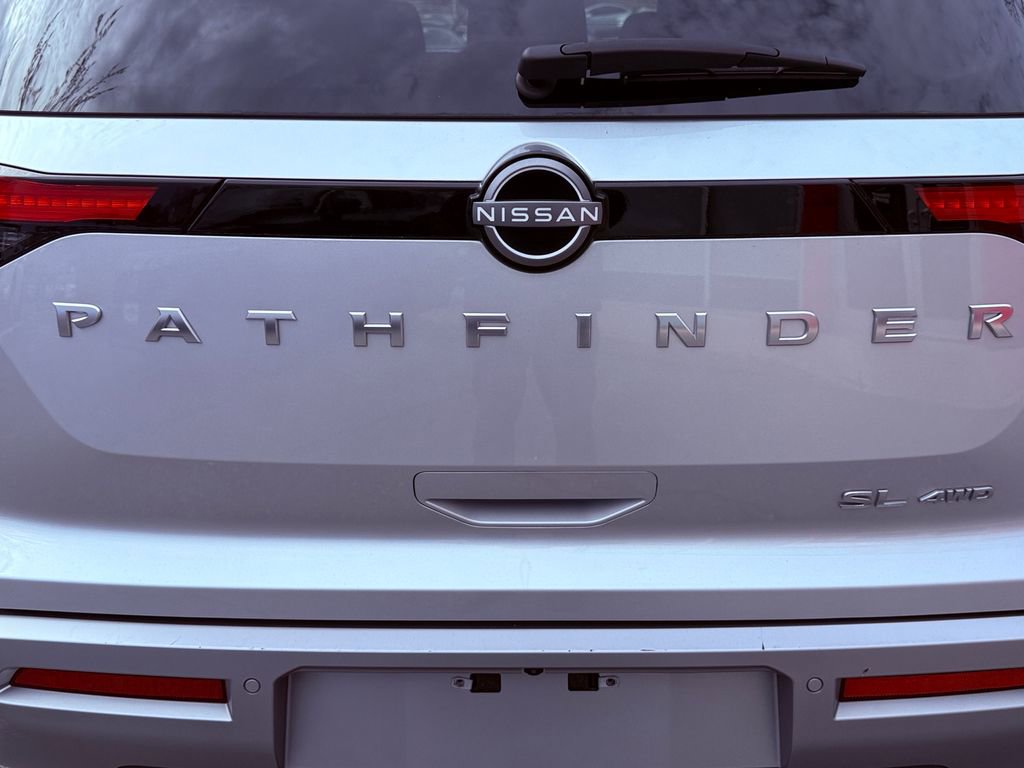 Used 2023 Nissan Pathfinder SL image 35