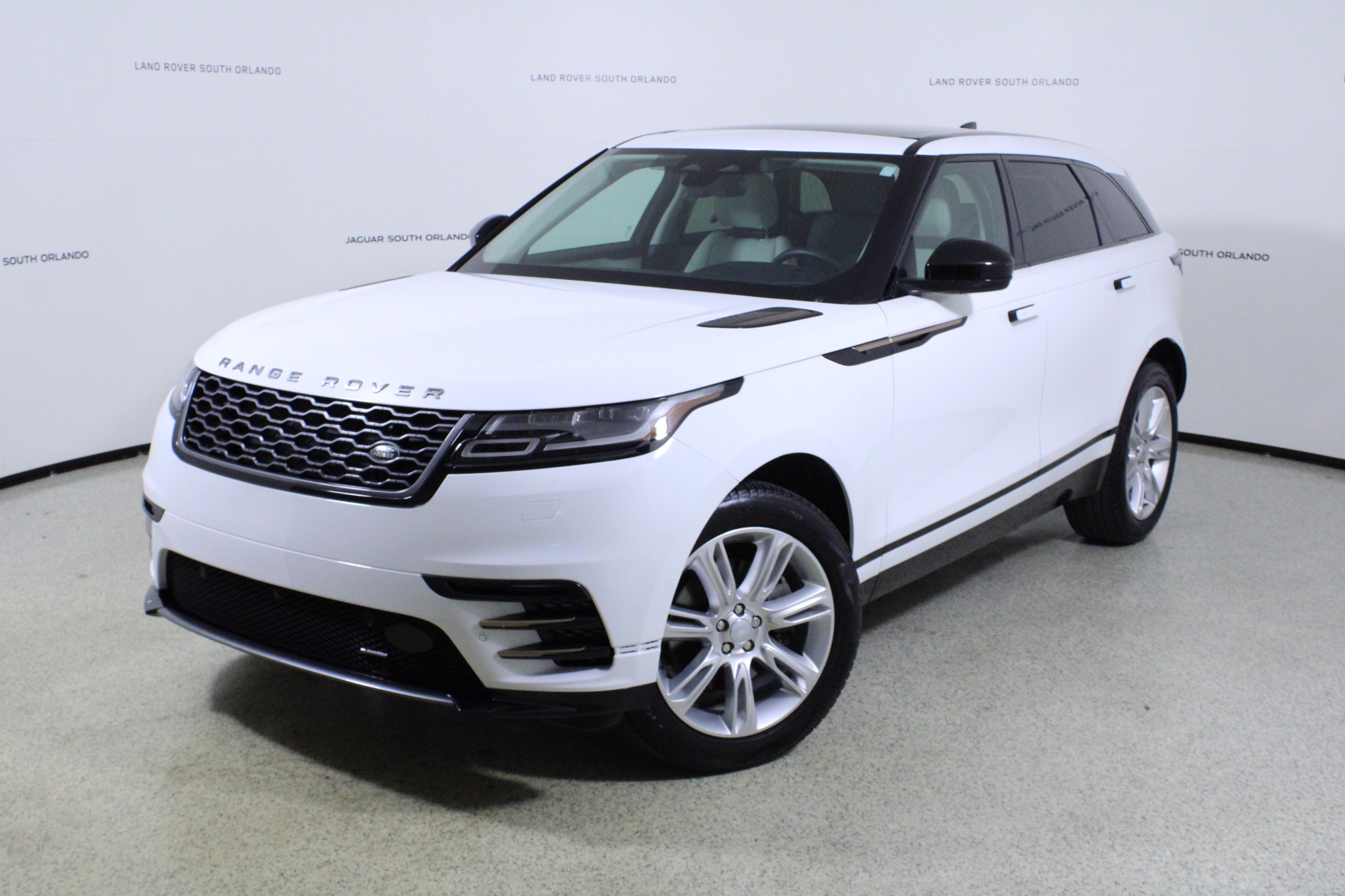 Used 2023 Land Rover Range Rover Velar R-Dynamic S image 1