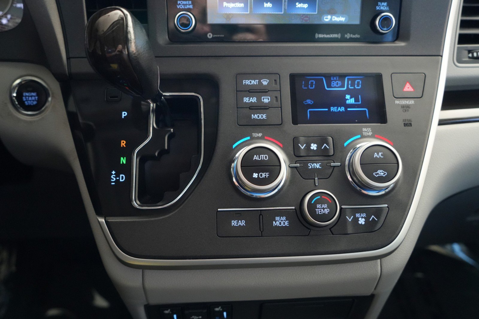 Used 2020 Toyota Sienna XLE Premium AWD/4WD image 18