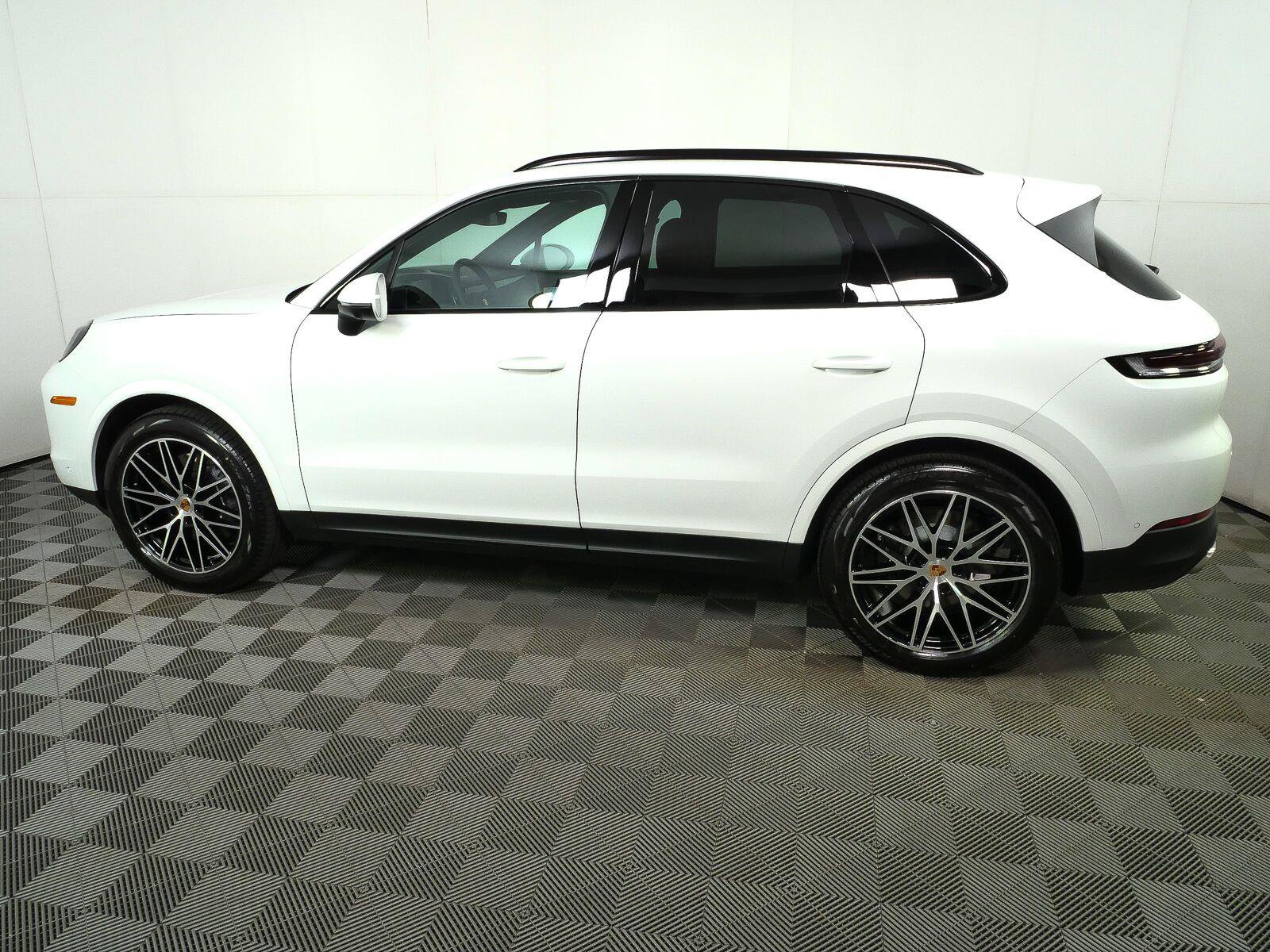 New 2026 Porsche Cayenne AWD/4WD image 2