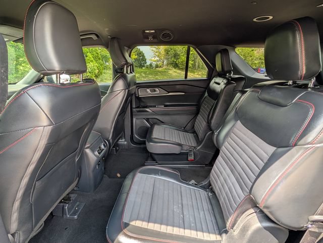 Used 2025 Ford Explorer ST-Line AWD/4WD image 36