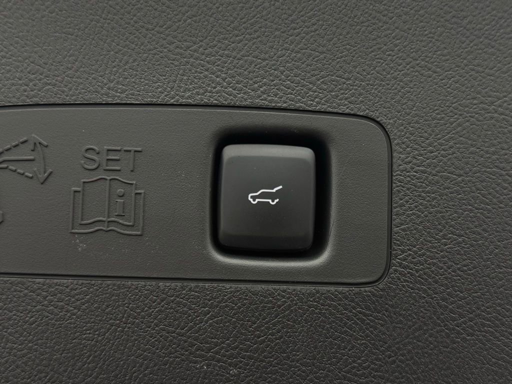 Used 2024 Lincoln Corsair Reserve w/ Equipment Group 201A image 11