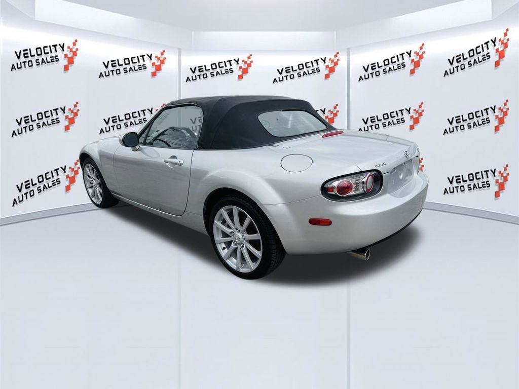 Used 2006 MAZDA MX-5 Miata Grand Touring RWD image 16