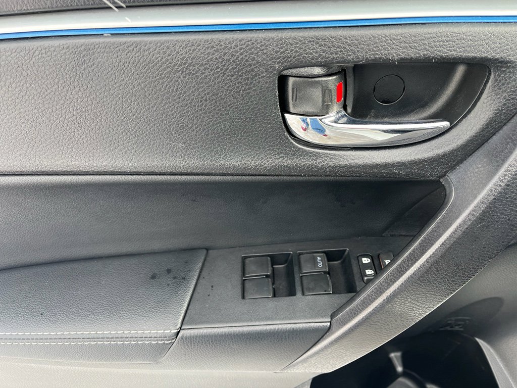 Used 2015 Toyota Corolla S image 14