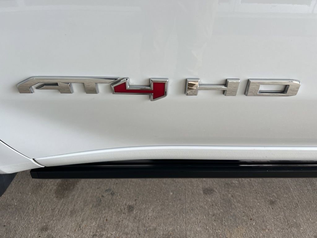 Used 2024 GMC Sierra 2500 AT4 w/ AT4 Premium Plus Package AWD/4WD image 34