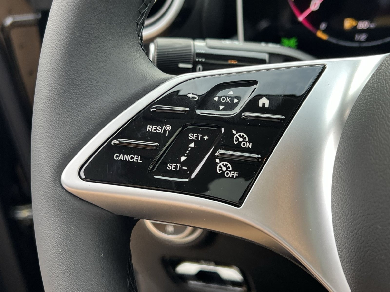 New 2026 Mercedes-Benz C 300 4MATIC Sedan image 36