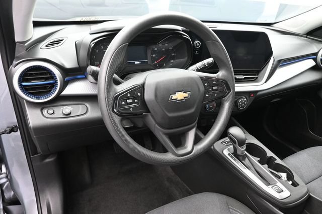 Used 2024 Chevrolet Trax LS FWD image 24