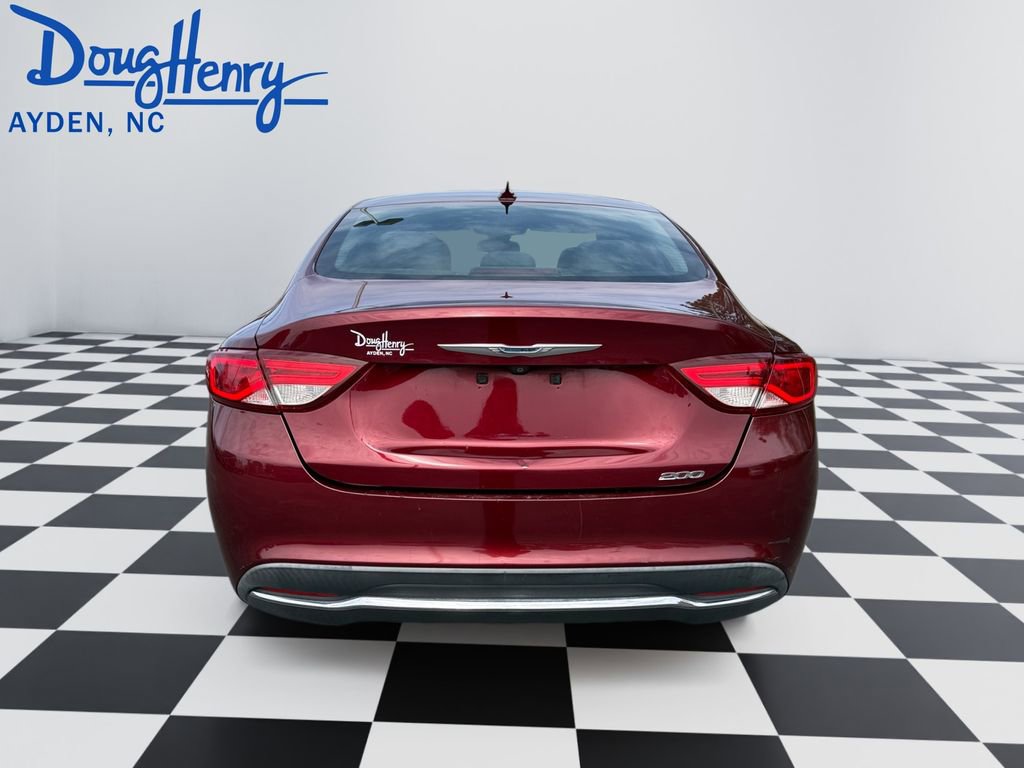 Used 2015 Chrysler 200 Limited w/ Convenience Group image 4
