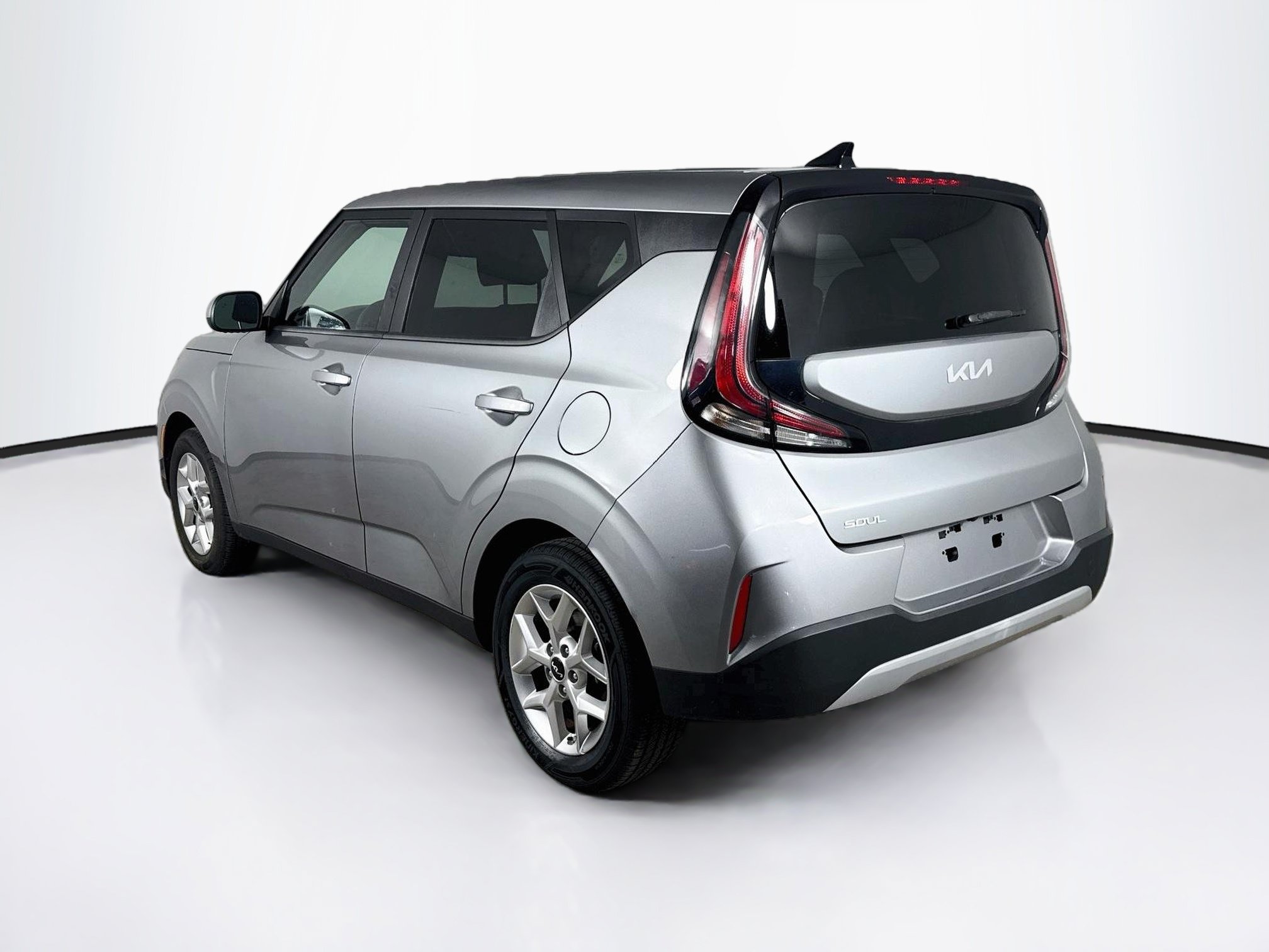 Used 2023 Kia Soul LX w/ Option Group 015 FWD image 28