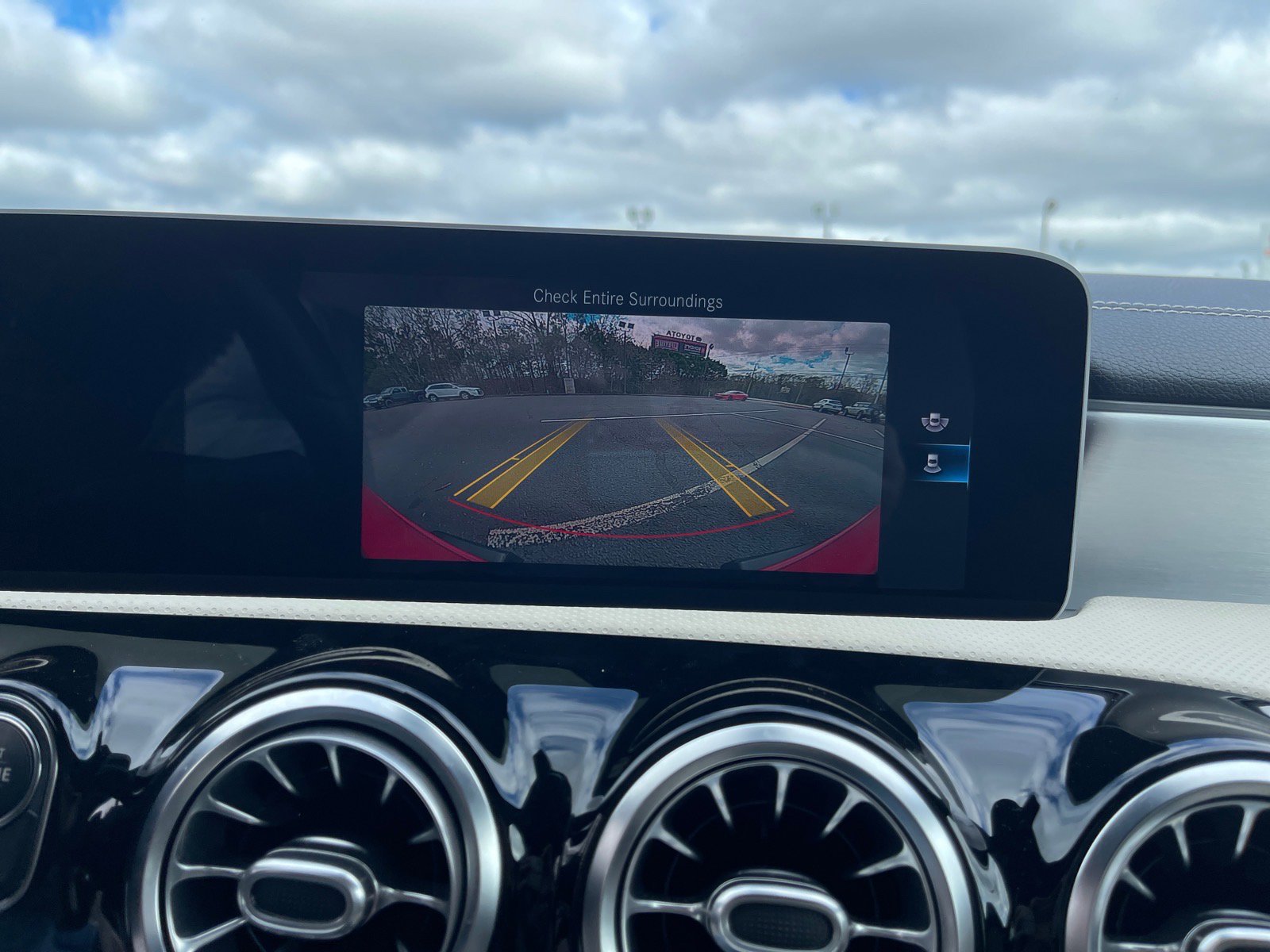 Used 2020 Mercedes-Benz CLA 250 4MATIC w/ Premium Package image 6