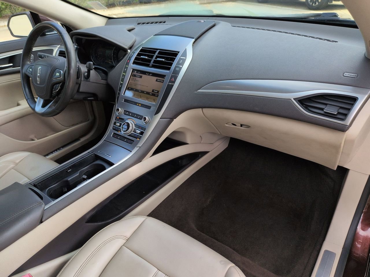 Used 2019 Lincoln MKZ Premiere FWD image 25