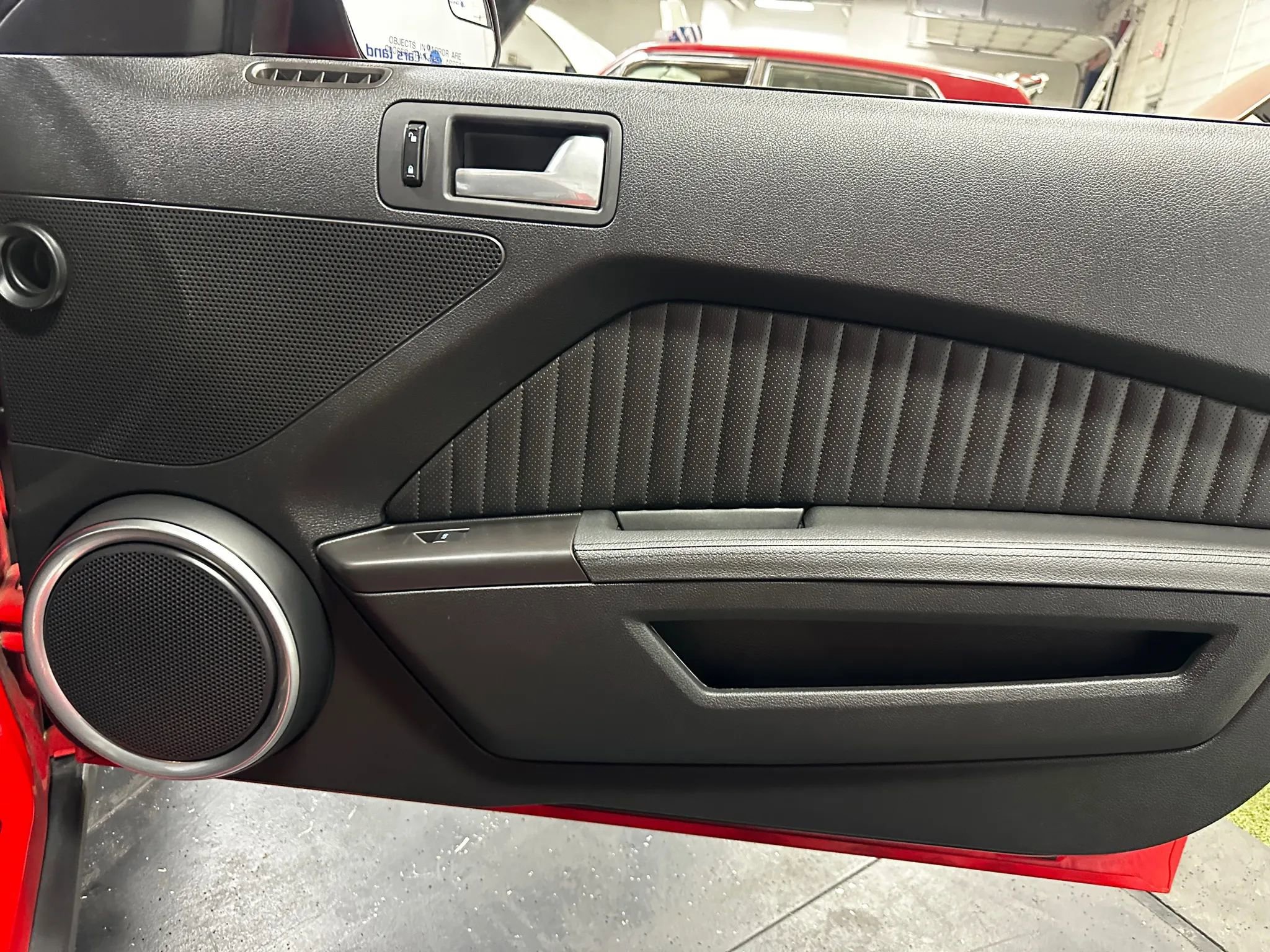 Used 2011 Ford Mustang Shelby GT500 w/ SVT Performance Pkg image 17