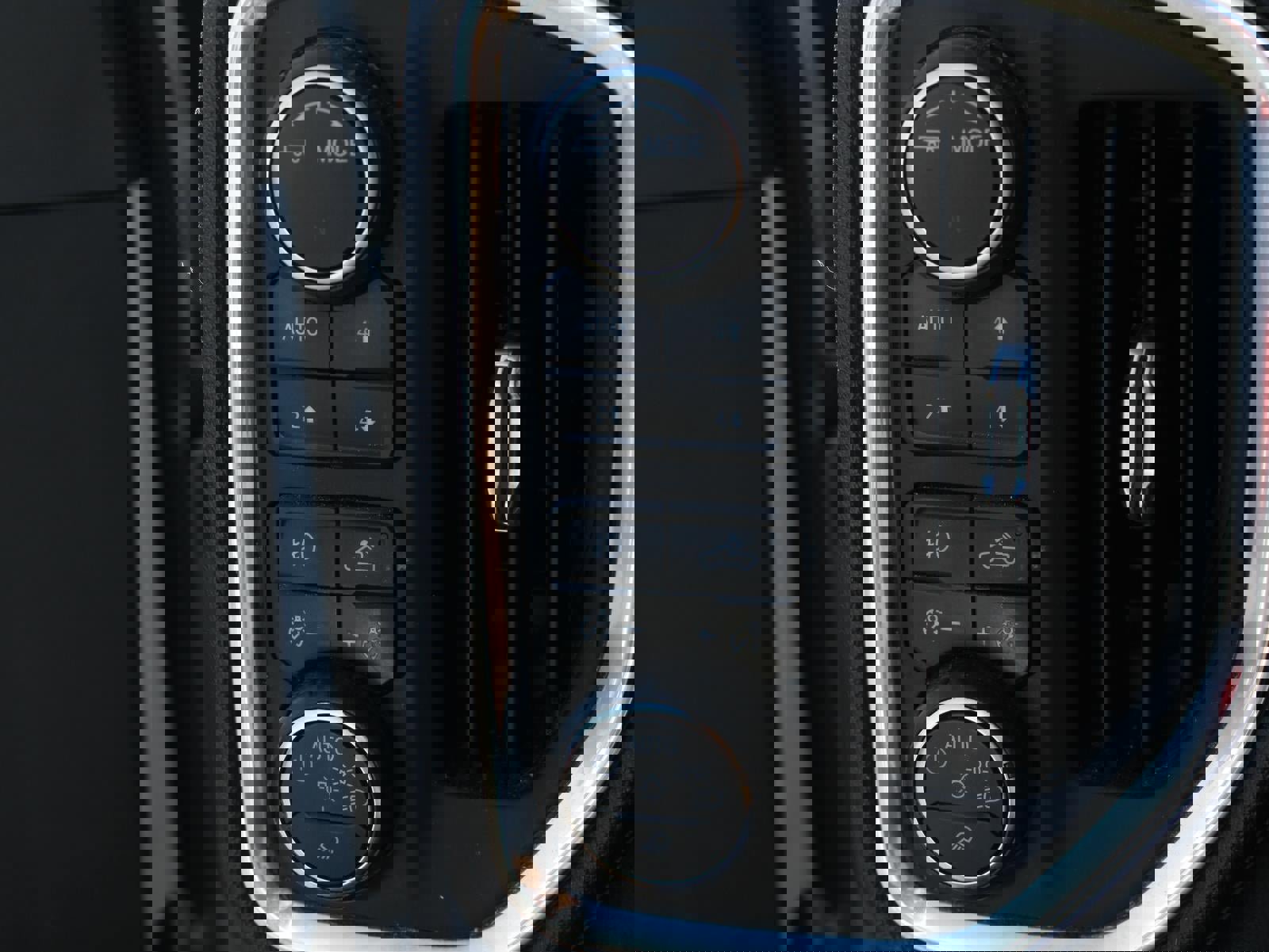 Used 2022 Chevrolet Silverado 2500 High Country w/ Z71 Off-Road Package image 9