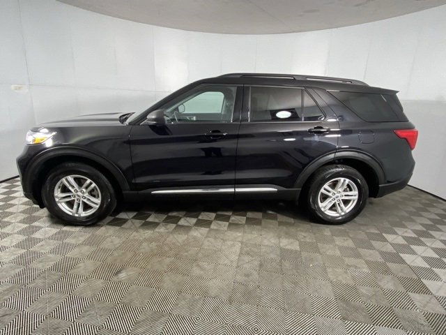 Used 2023 Ford Explorer XLT w/ Equipment Group 202A image 2