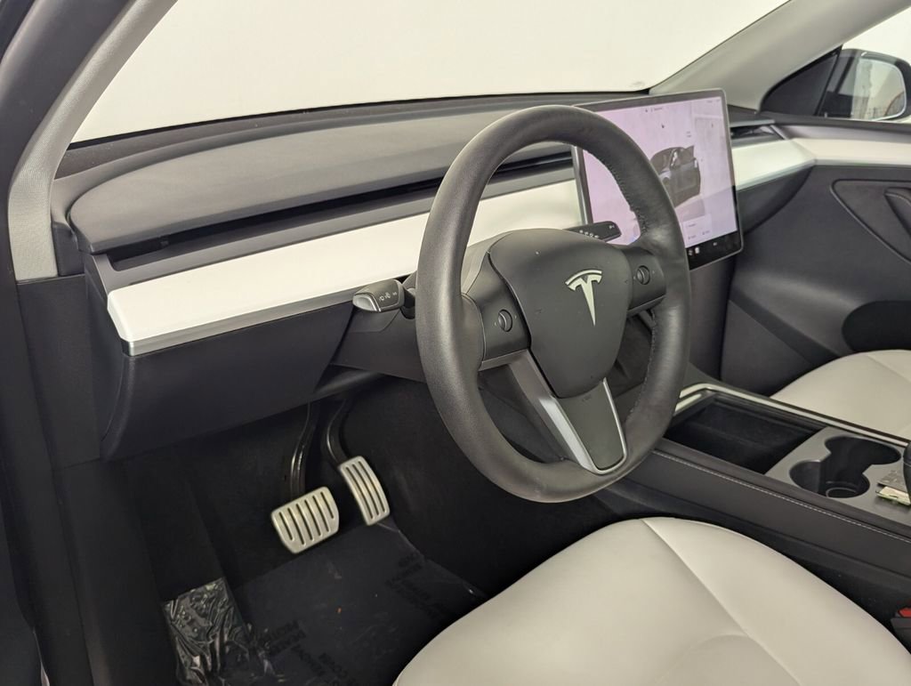 Used 2024 Tesla Model Y Performance image 12