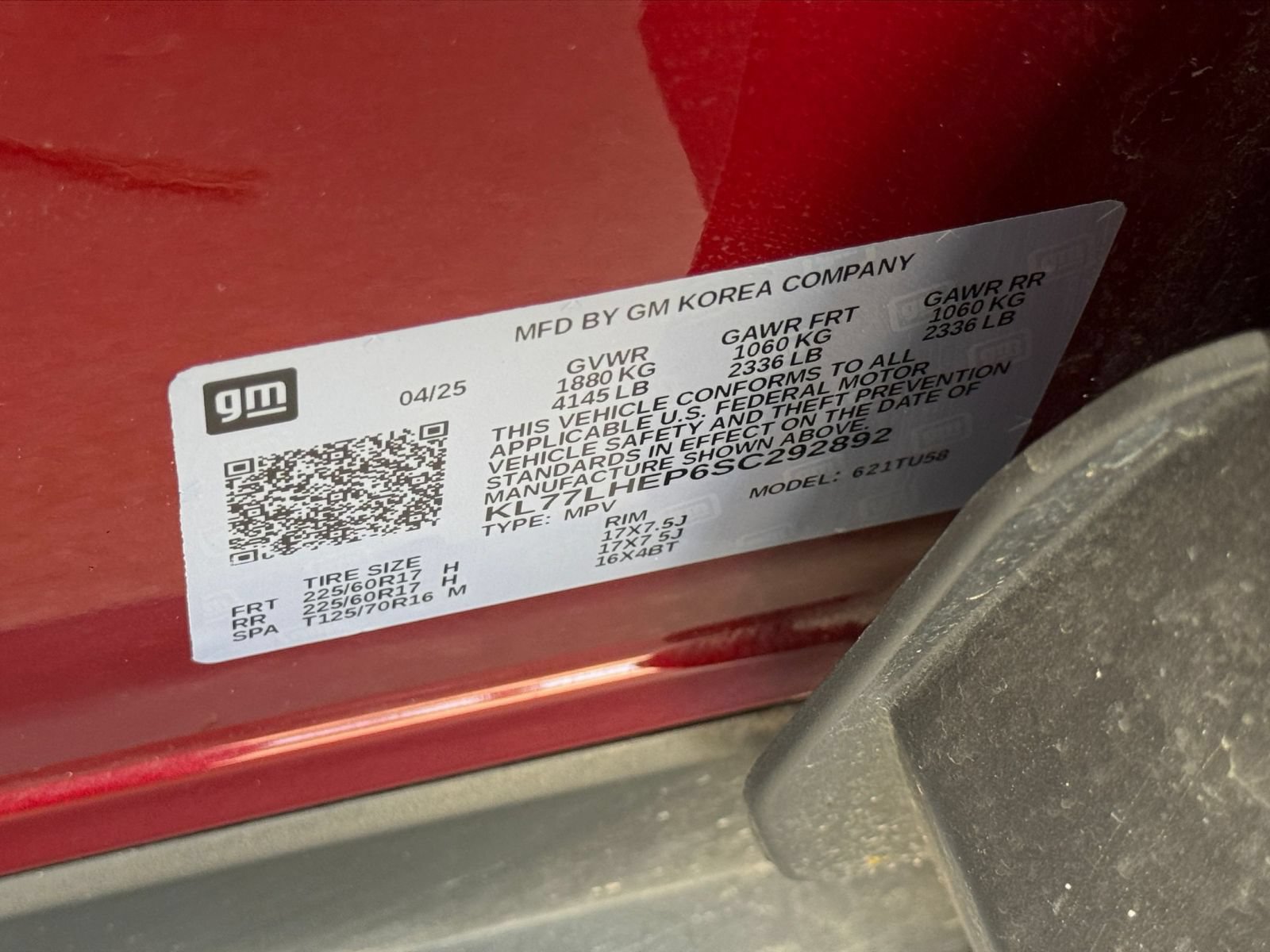 Used 2025 Chevrolet Trax LT FWD image 29