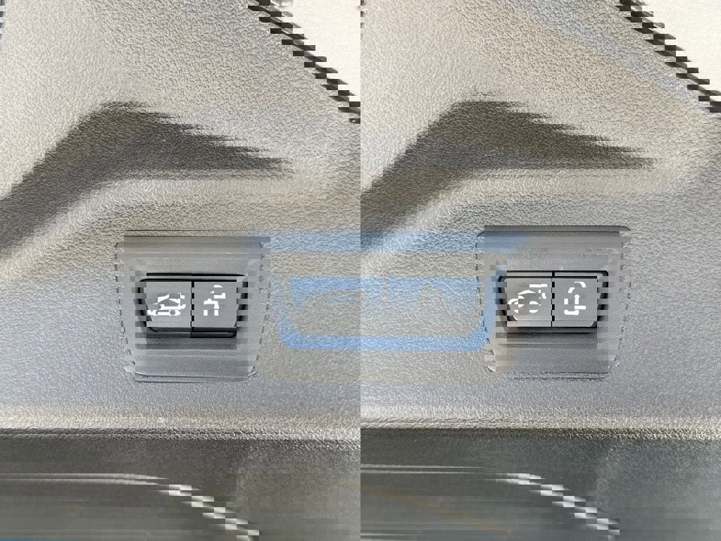 Used 2021 BMW X7 xDrive40i w/ Premium Package image 42