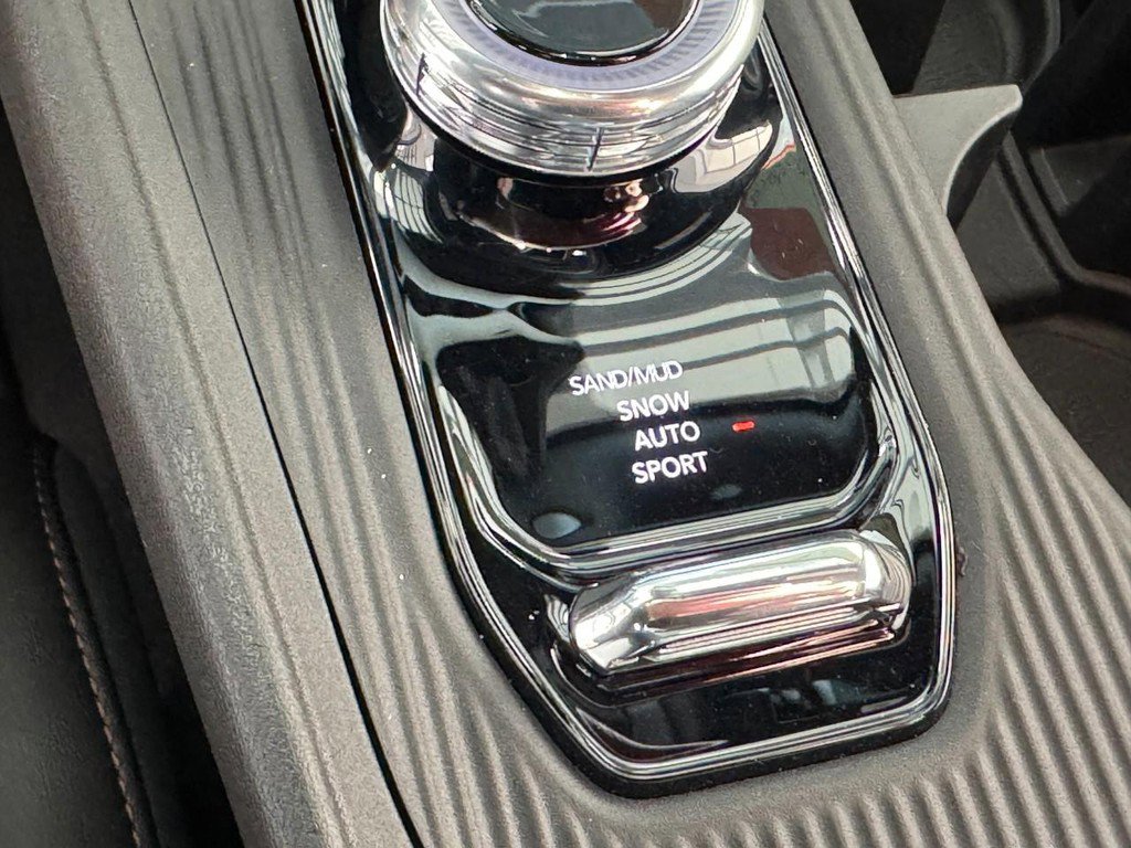 New 2026 Jeep Cherokee Limited image 18