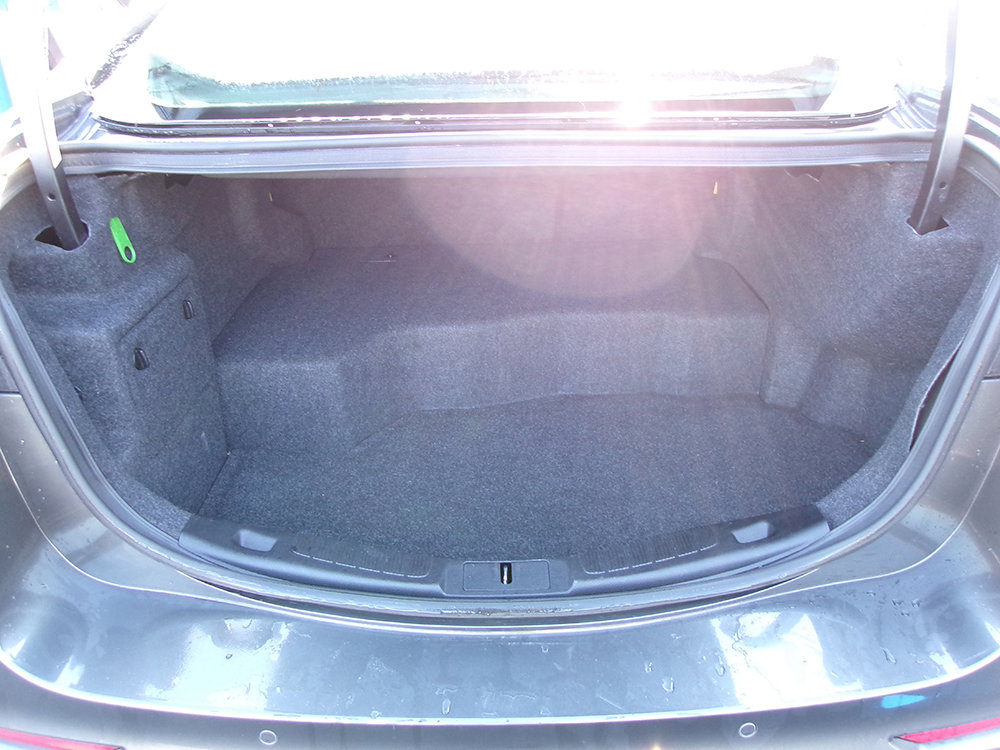 Used 2020 Ford Fusion SE image 12