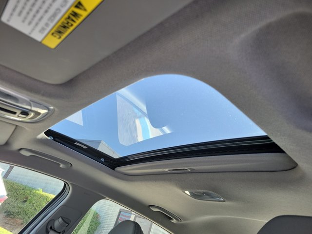 Used 2025 Hyundai Elantra SEL FWD image 4