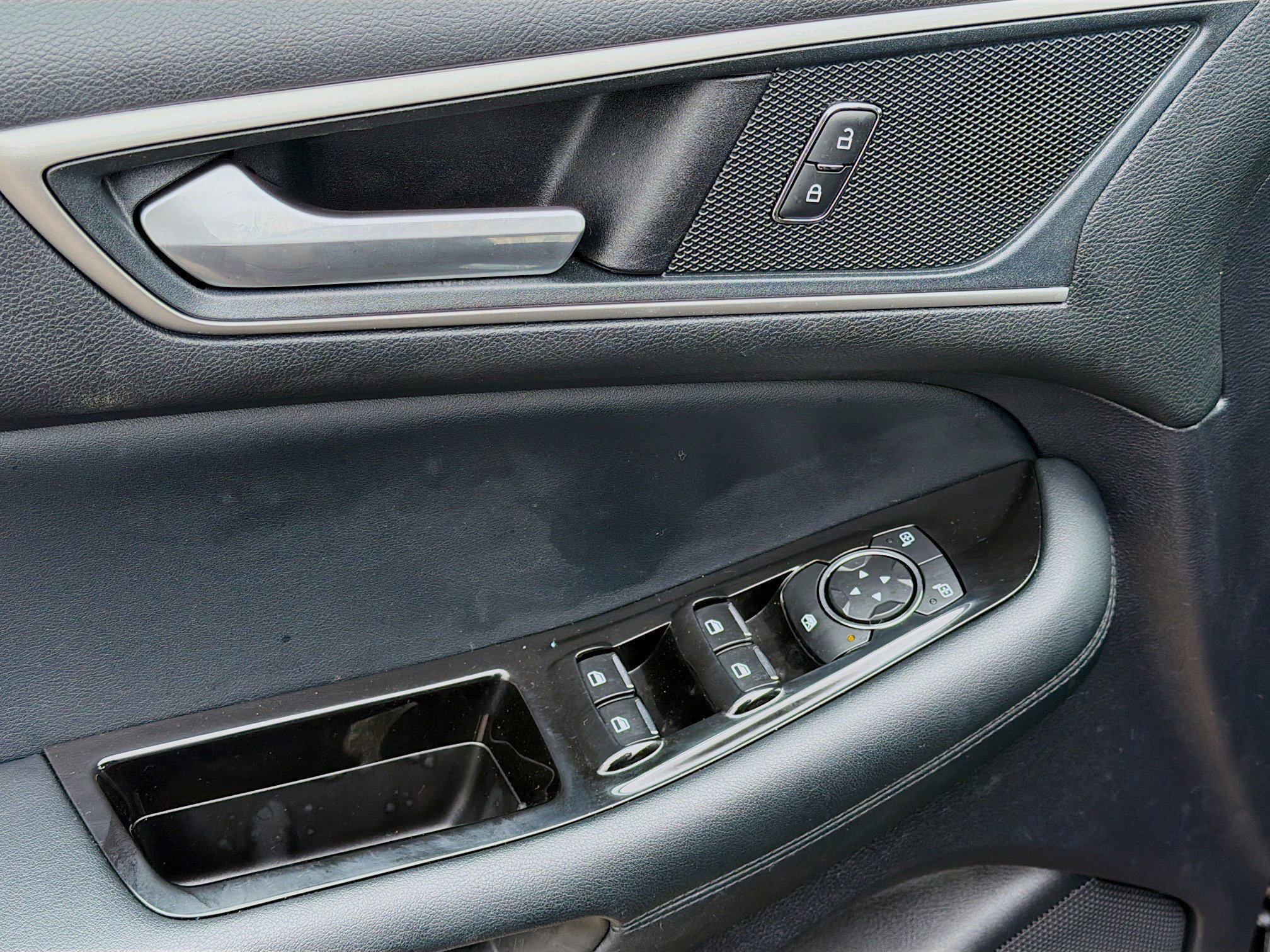 Used 2020 Ford Edge SEL w/ Convenience Package image 22